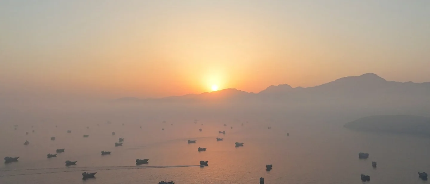 Geopolitics Daily Brief — August 19, 2026: Six Hormuz crossings, a new reef build and China’s AI sovereignty push