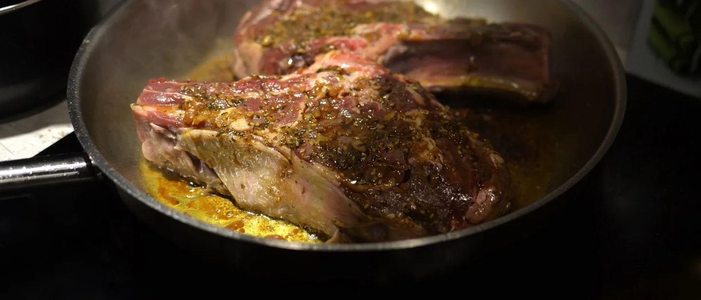 Your meat is dry by the time it reaches the plate: 8 free fixes, from cut to slice