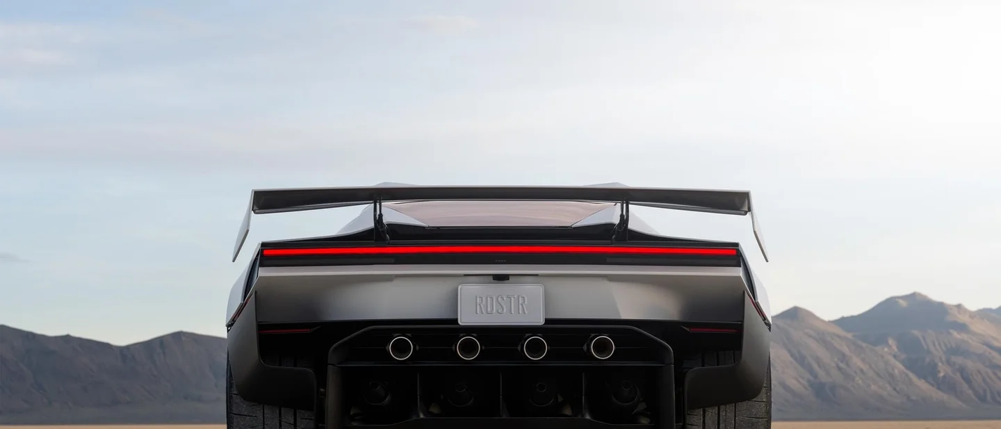 Throttle Weekly Issue 47: The Roadster Flies, GM's Record Quarter, and a Playoff Lead Halved