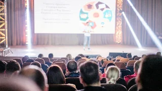 热榜速览｜06-09：WWDC26 苹果发布全新 Siri AI、库克谢幕倒计时，高考第三天继续霸榜，伊以互停袭击