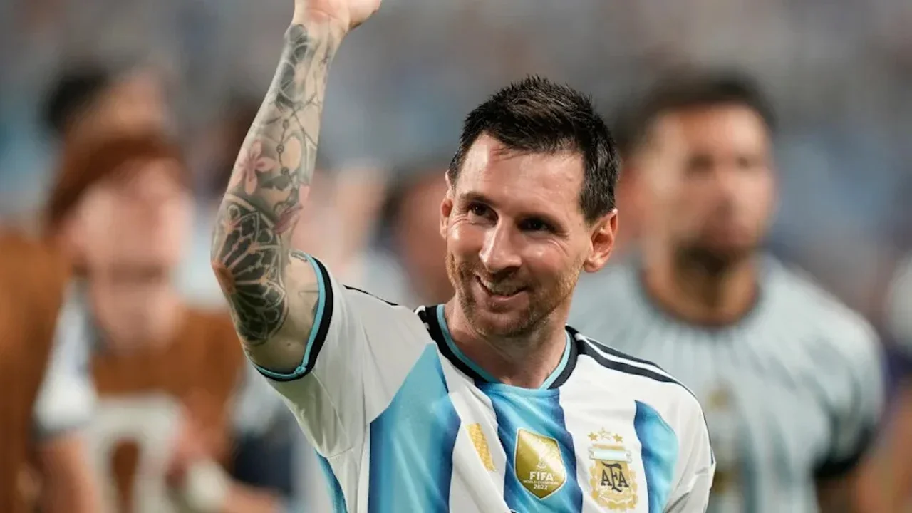 Messi Watch: Three at seven