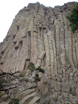 Durrance Route · Devils Tower · 怀俄明州｜老派 5.7，把难度藏进宽裂缝里