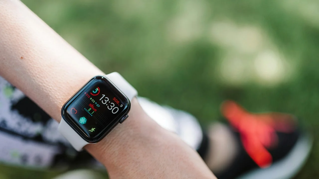 Apple Leaks Digest — May 21, 2026: Srouji reshuffles hardware, glucose sensor moves, Ultra 4 redesign confirmed
