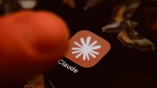 AI HOT 每日精选：访问权、伙伴生态与监管程序