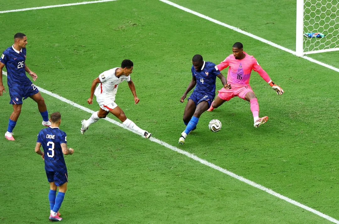 England 6-4 France - Saka turns bronze into bedlam