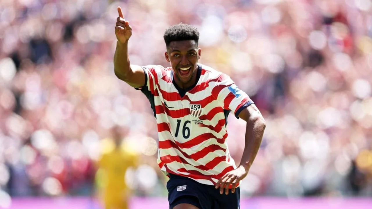 Freeman gives Pochettino a new right-side lever