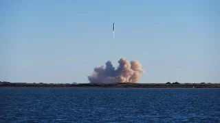苹果把 Siri 交出去了！SpaceX 一个月收 $22 亿，NVIDIA 开源人形机器人