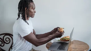 Why skipping breakfast is costing you your 10am meeting