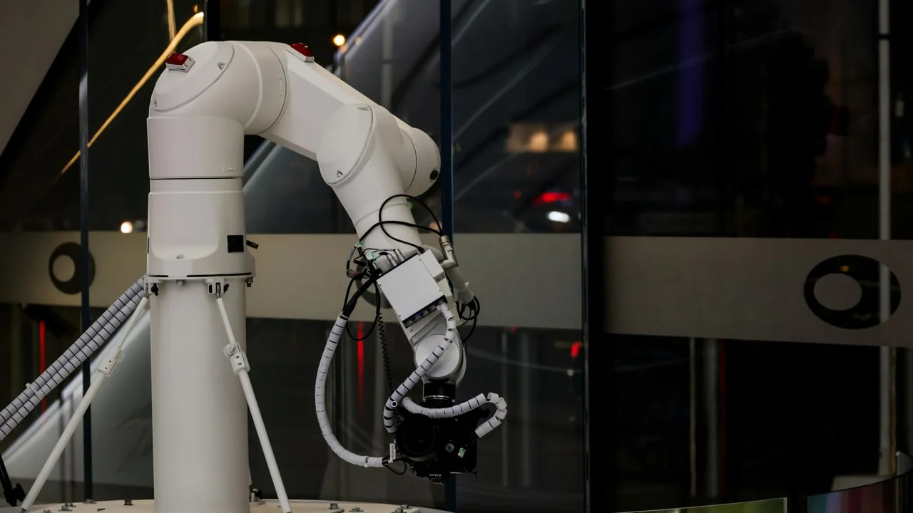 When robots learned to generalize: the VLA inflection point, and four signals to watch