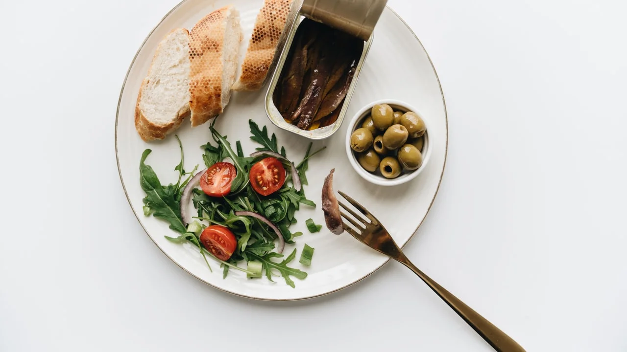 An MCI trial found Mediterranean-diet fuel shifts, not proof of better memory