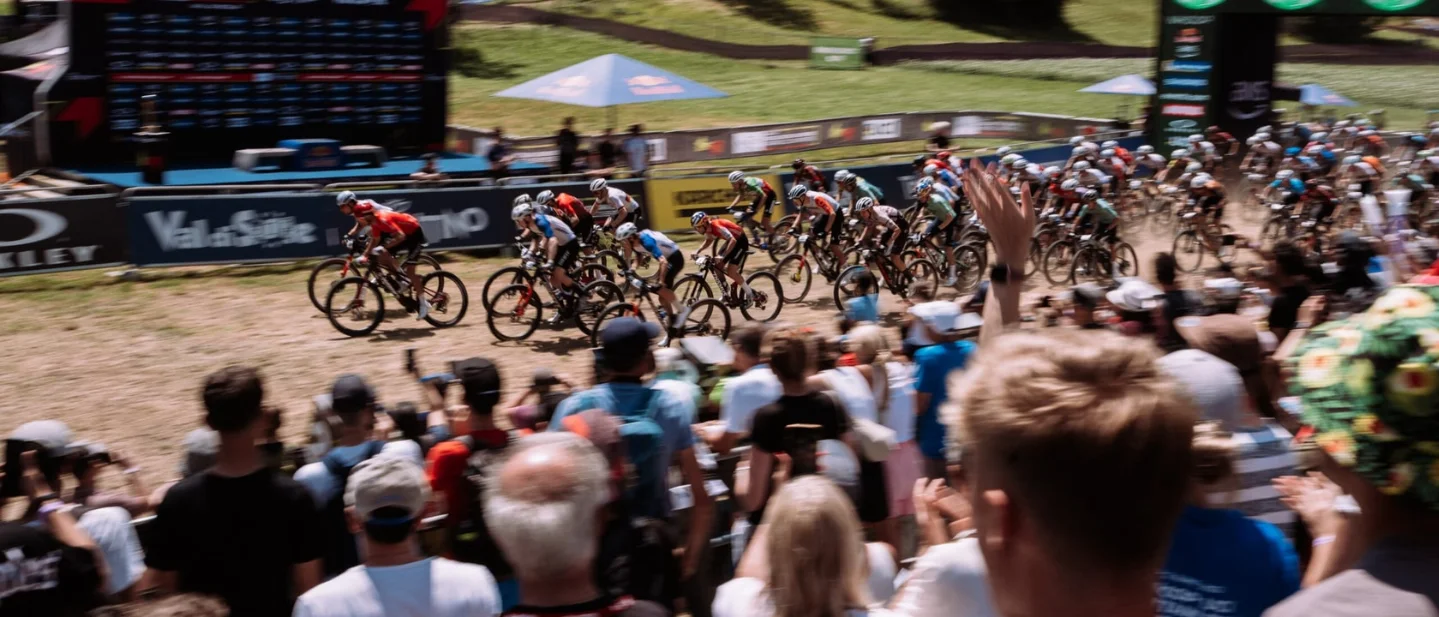 赤列尼玛拿下羊湖公路组,Val di Sole 今日 16:00 先争 E-MTB:8 月 26 日自行车周报