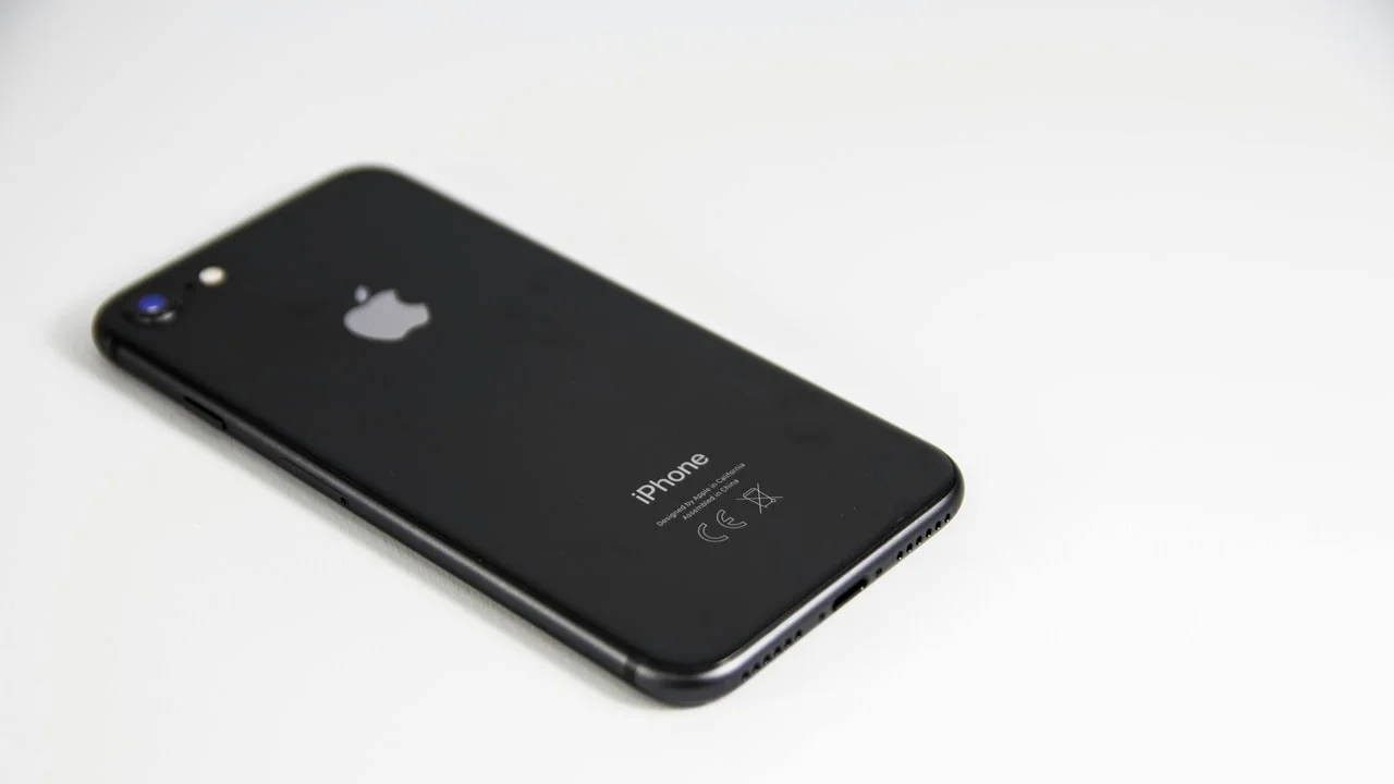 创刊号:618 捡漏窗口已开,全新 iPhone 17 现在该怎么买?