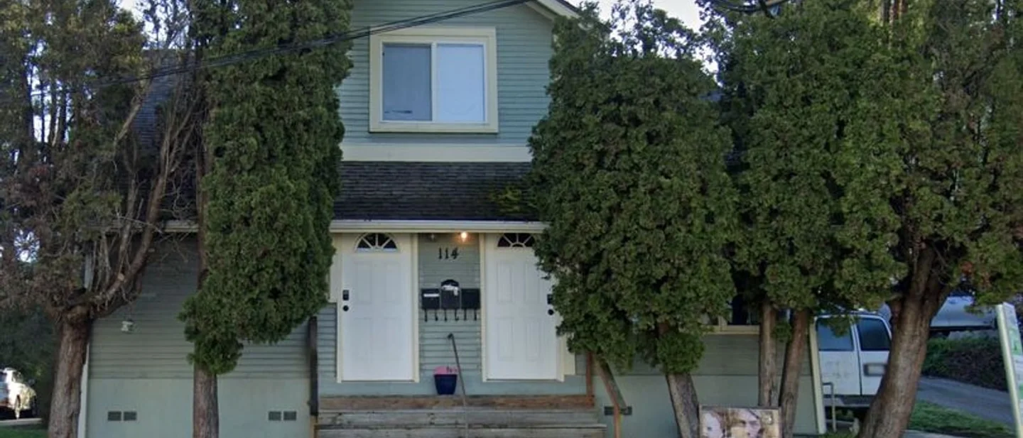 Kurt Cobain's Olympia apartment is now a $250-a-night Airbnb — the room where "Smells Like Teen Spirit" got its name