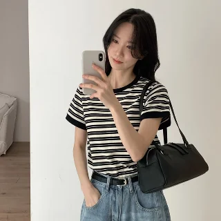 夏天不知道穿什么？这件条纹短袖很会救场
