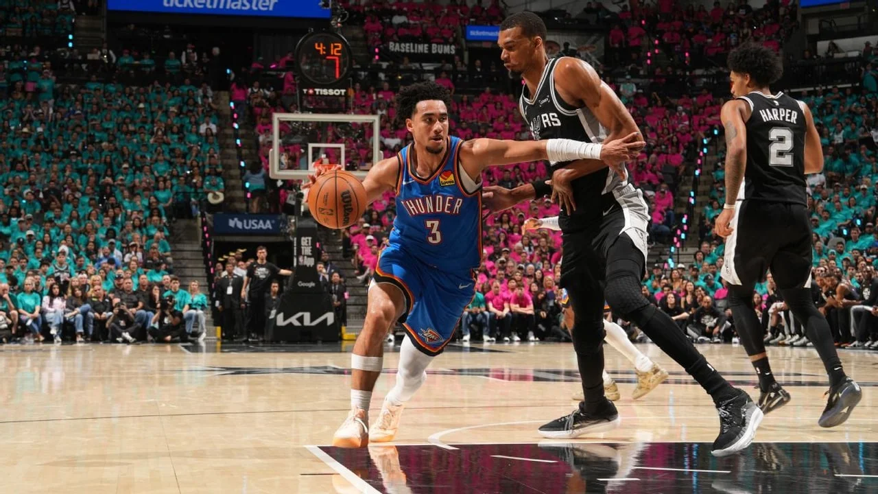 替补阵容76分刷历史,雷霆客场翻盘西决 G3——5 月 22 日 NBA 赛报