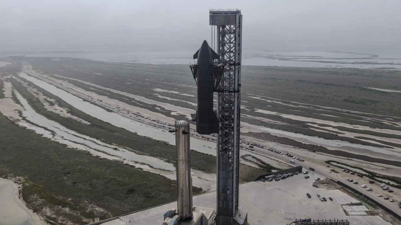 马斯克动态简报|SpaceXAI 向全球工程师招手,Starship FT-12 今晚开窗