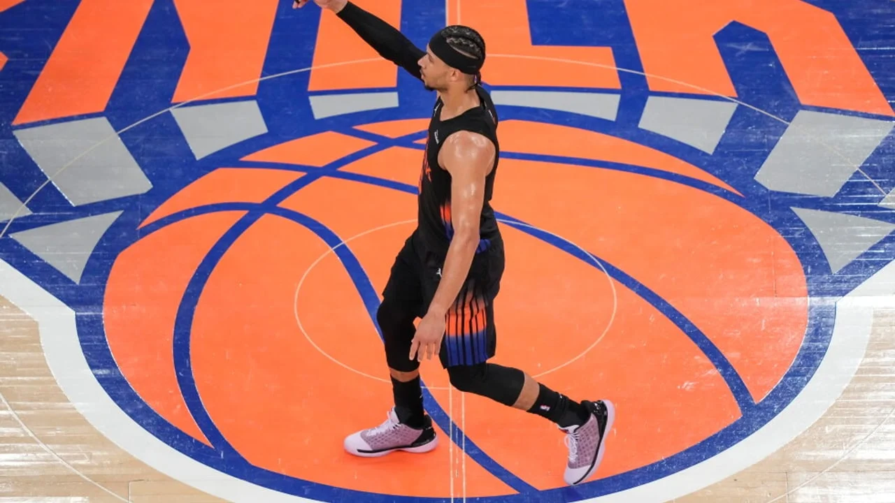 NBA Daily Digest: Hart's 26 Points Put Knicks Up 2-0, Western Finals Move to San Antonio
