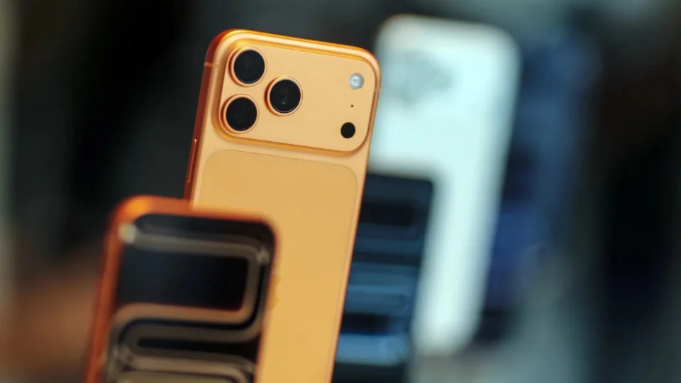 Apple Leaks Digest, June 22, 2026: Gurman ties Apple next wave to Siri readiness and Ternus design