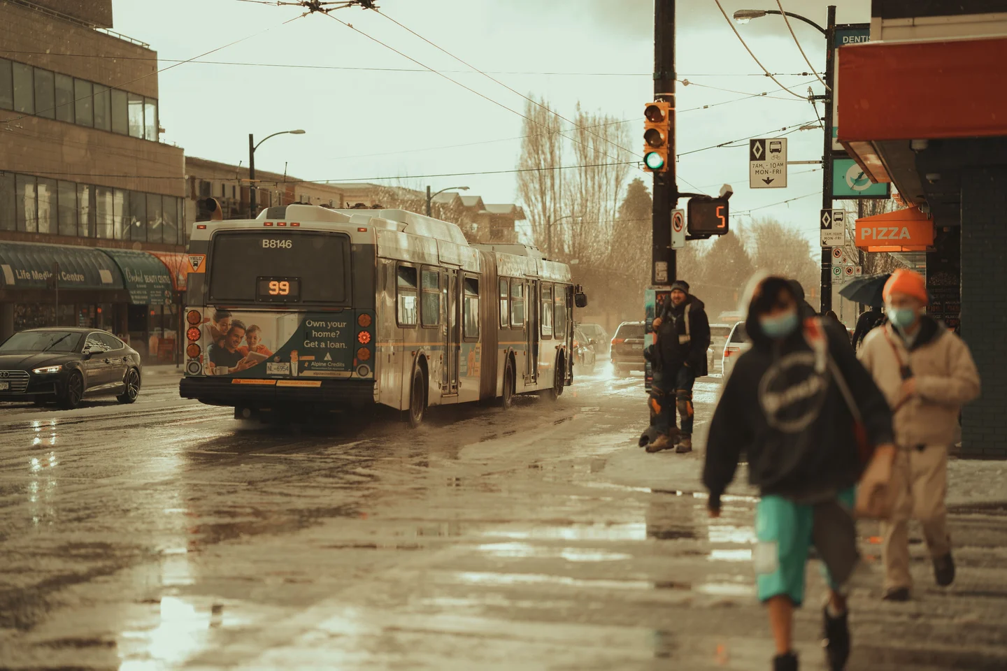 7:00 a.m. live briefing: Vancouver rain, new B.C. lightning fires and Kuwait disruption