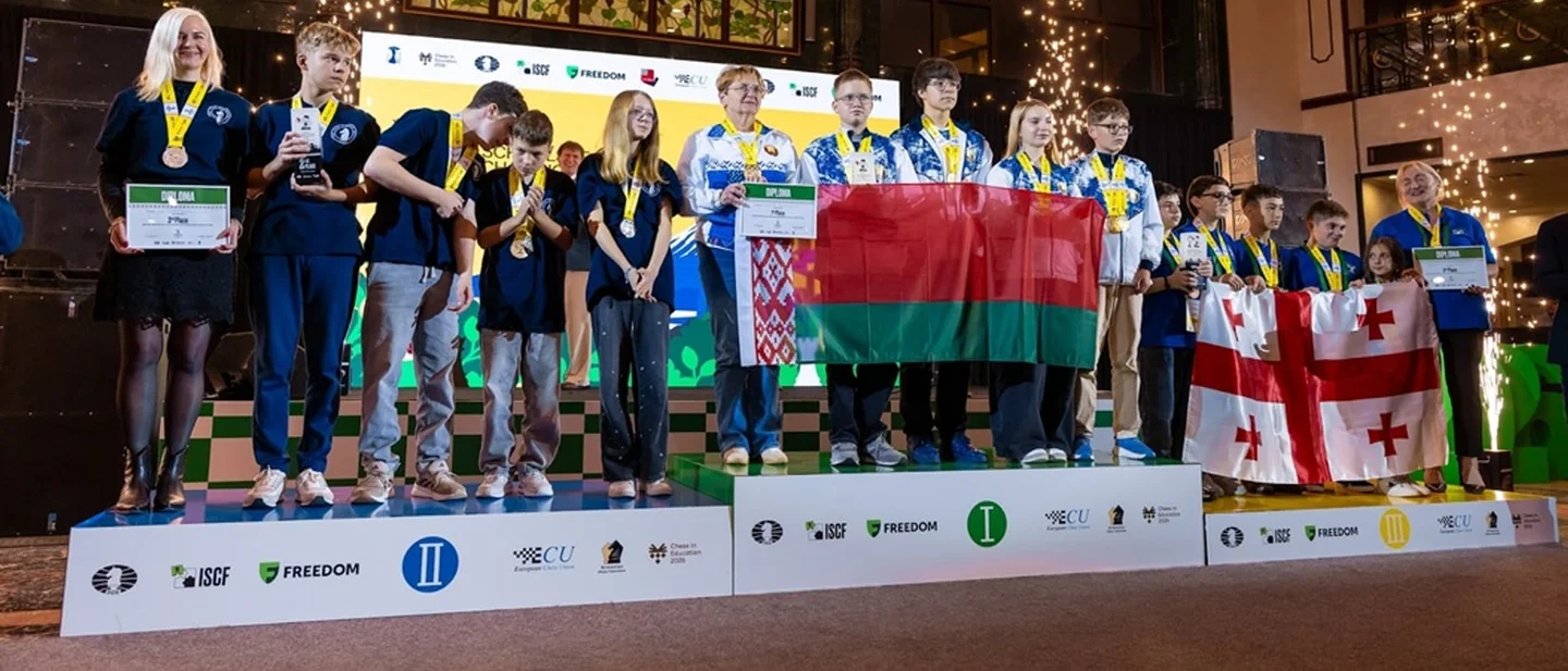Chess digest, Oct. 3–7: Nakamura reaches 3500, Russia's titles at halfway, FIDE approves a Chess960 rating
