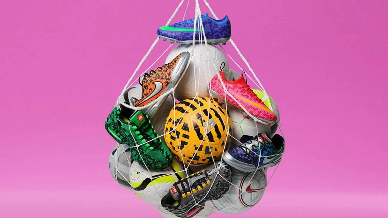 今日广告案例|adidas「在城里办事」刷屏、Nike×LEGO踢进世界杯、可乐瓶变筷子