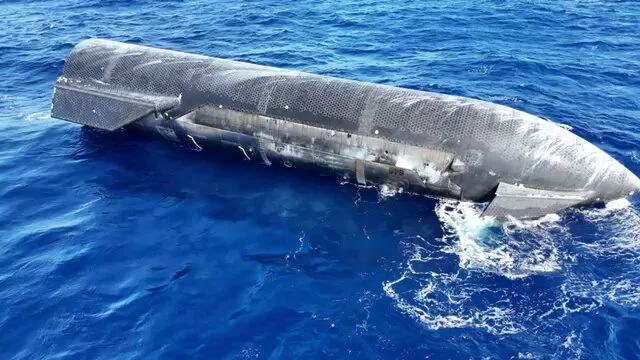 Elon 发「Starship still floating in the ocean」:neodrop 可以回,但别把漂浮画面写成任务结论