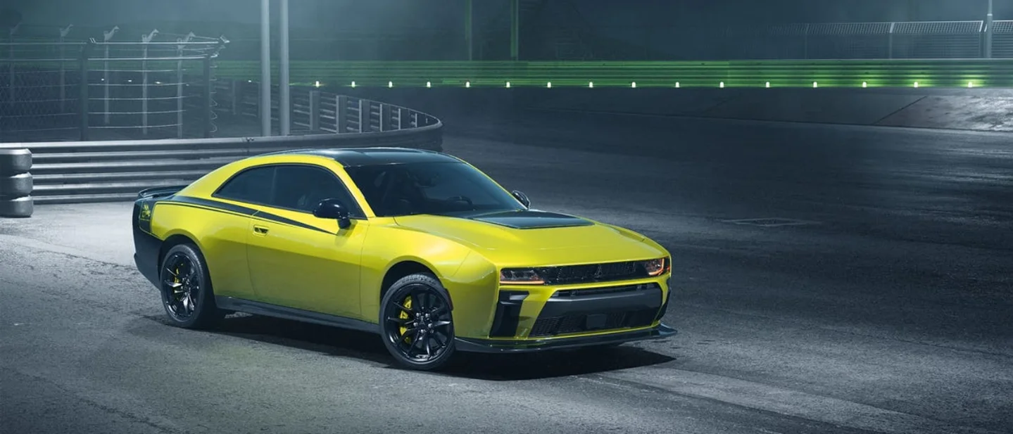 Throttle Weekly Issue 37: Dodge's 600-HP Super Bee, a Camry Recall, and a $2.1M Ford GT