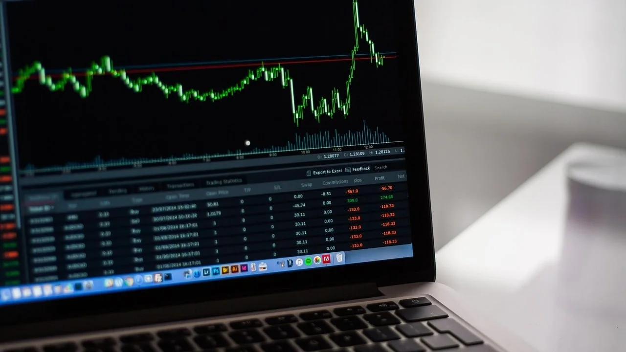 Tech Stocks, June 2: Dell's AI server surge, Broadcom on deck, and the DRAM bet Wall Street can't stop making