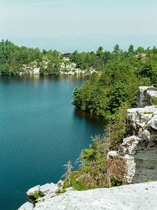 High Exposure · The Gunks · 纽约州 | 百英尺台地翻屋檐，东海岸最知名的 5.6