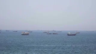 战局第92天：霍尔木兹「全权」管控立法提速，伊朗导弹再打科威特美军基地