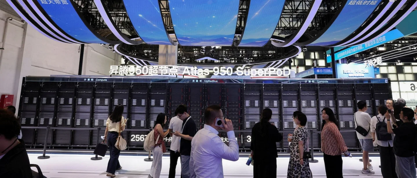 昇腾 960DT 提前三个季度：华为把两颗新芯片排进 2027 年
