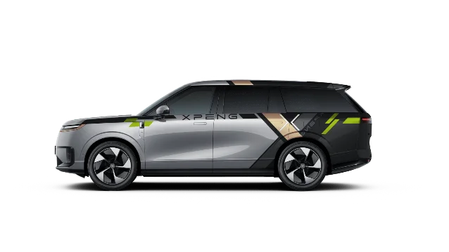 小鹏 Robotaxi 车身涂装正侧图