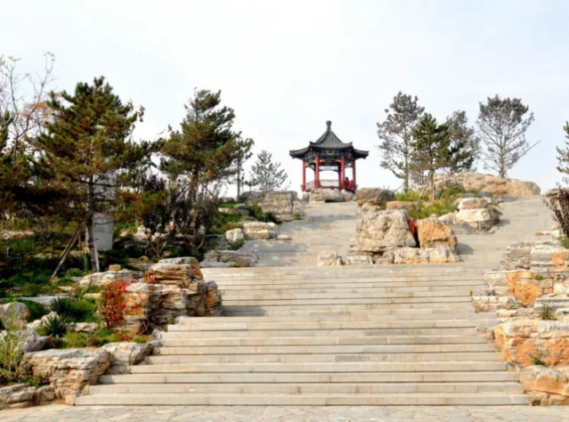 念坛公园山亭与园林台阶