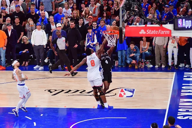 OG Anunoby tips in the game-winning basket in Game 4 of the 2026 NBA Finals