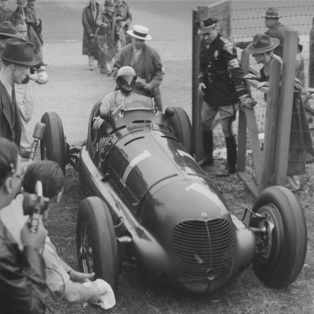 Wilbur Shaw driving the Boyle Special Maserati 8CTF at the 1940 Indianapolis 500