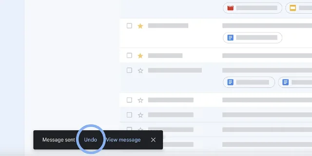 Google 官方展示的 Gmail 桌面撤回入口：发送后通知栏同时出现「Message sent」「Undo」和「View message」