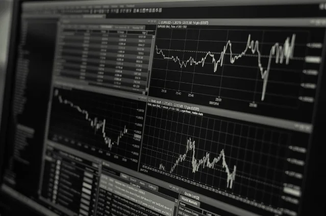 Financial trading monitors with market data