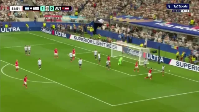 Emi Martinez handles Austria's second-half pressure