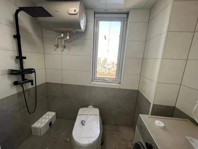 卫生间淋浴和马桶