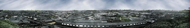 1865 年摄：江户城内城武家宅邸，高墙封闭，仅门楼朝外，高墙之内是精心布置的庭院花园