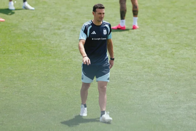 Argentina training rondo before Austria