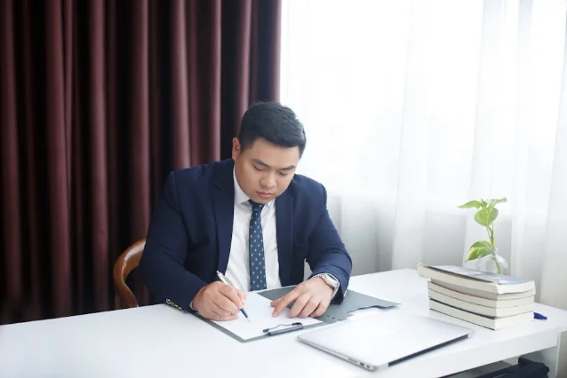 书桌上的管理者,思考战略方向
