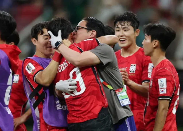 South Korea celebrate the comeback win at full time in Guadalajara