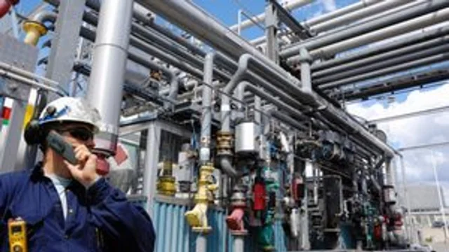 Oil refinery operations amid the Hormuz supply disruption
