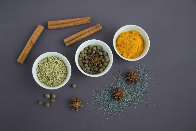 Bowls and loose whole spices