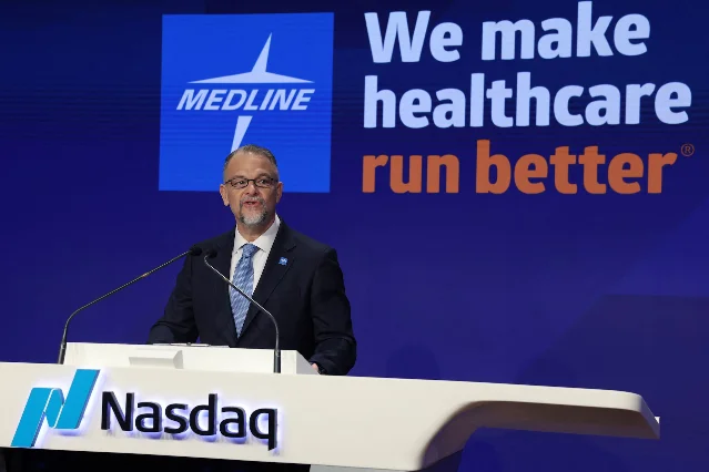 Medline 在纳斯达克时代广场市场进行上市准备