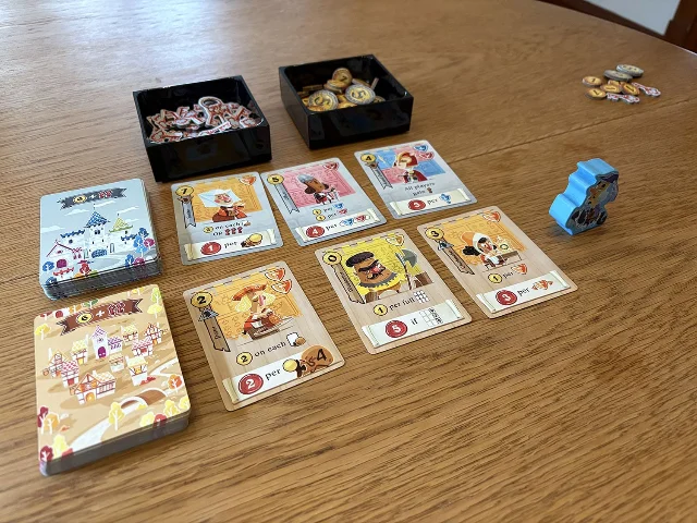 Castle Combo 的两行市场和金币、钥匙代币