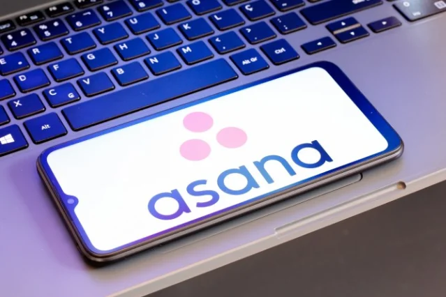 Asana 收购 StackAI