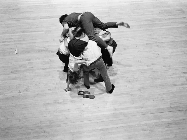 1969 年的《Huddle》