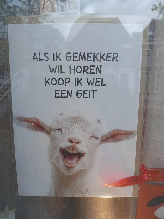 Dutch meme about eclipse glasses and a colander
